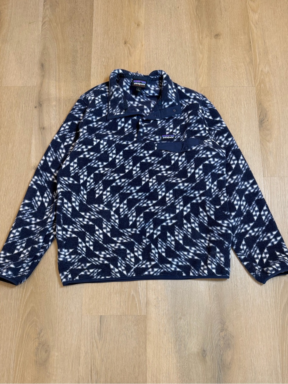 Patagonia Men’s Navy and White Patterned Zip-Up Fleece